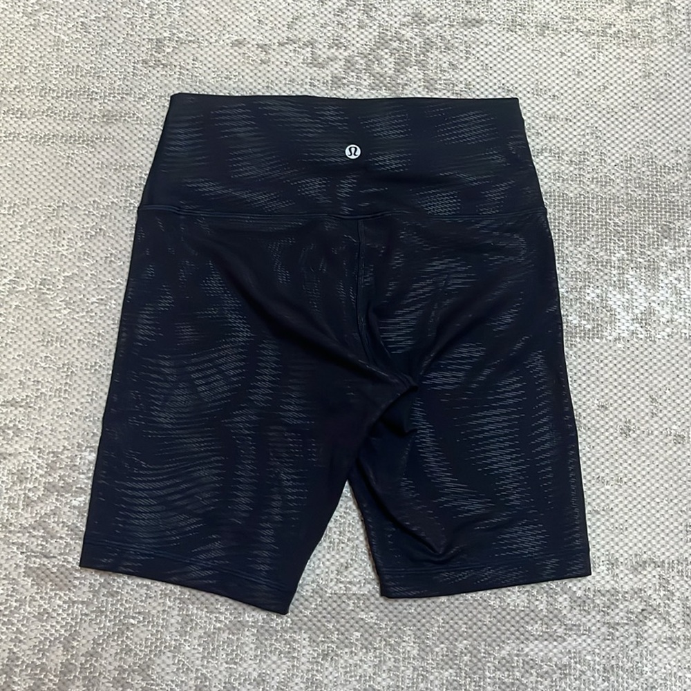 Lululemon Wunder Train High Rise Short Sz 8 in Shapeshifter Black Foil 8” - Picture 3 of 7